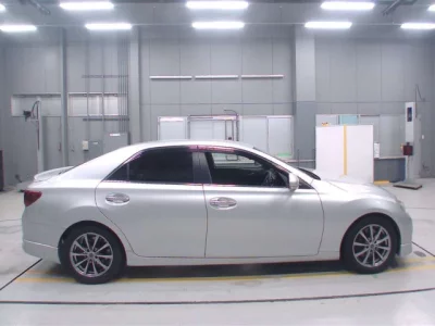 Toyota MARK X  с аукциона в Японии