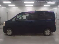 Toyota NOAH лот № 10030 оценка 3  с аукциона в Японии 3