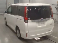Toyota NOAH лот № 30059 оценка 3.5  с аукциона в Японии 5