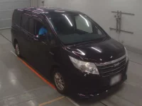 Toyota NOAH лот № 30243 оценка 3.5  с аукциона в Японии 4