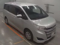 Toyota NOAH лот № 90017 оценка 4  с аукциона в Японии 4