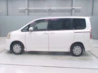Toyota NOAH лот № 30079 оценка R  с аукциона в Японии 3