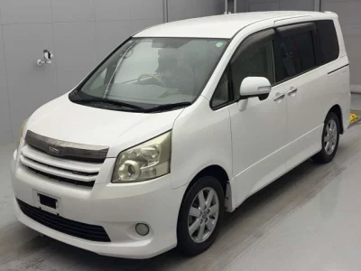 Toyota NOAH  с аукциона в Японии