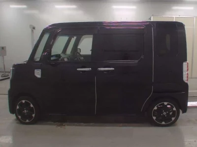 Toyota PIXIS MEGA  с аукциона в Японии