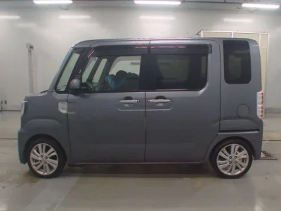 Toyota Pixis Mega