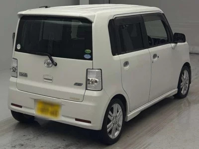 Toyota Pixis Space