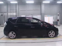 Toyota PRIUS ALPHA лот № 10002 оценка 3.5  с аукциона в Японии 2