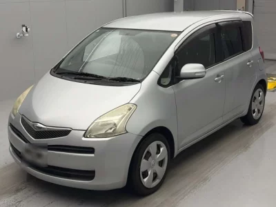 Toyota RACTIS  с аукциона в Японии