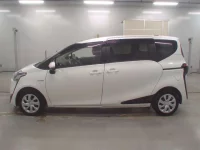 Toyota SIENTA лот № 30097 оценка 3.5  с аукциона в Японии 3