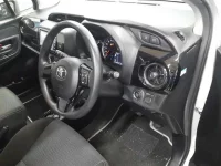 Toyota VITZ лот № 30022 оценка 4.5  с аукциона в Японии 6