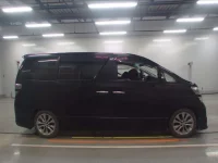 Toyota VELLFIRE лот № 30031 оценка 3.5  с аукциона в Японии 2