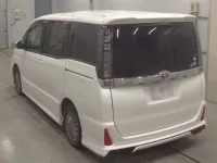 Toyota VOXY лот № 30081 оценка 4  с аукциона в Японии 5