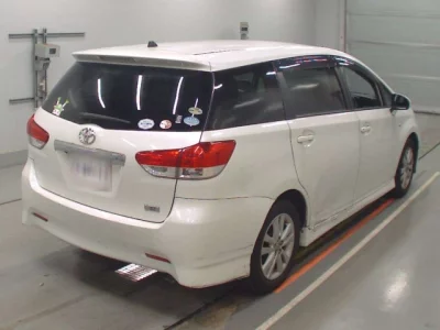 Toyota WISH  с аукциона в Японии
