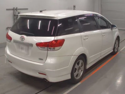 Toyota WISH  с аукциона в Японии