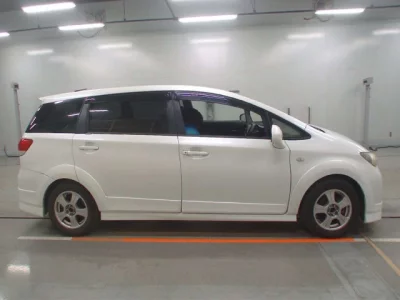 Toyota WISH  с аукциона в Японии