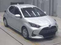 Toyota YARIS лот № 30008 оценка 4  с аукциона в Японии 4