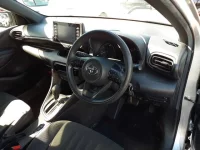 Toyota YARIS лот № 30008 оценка 4  с аукциона в Японии 6