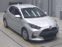 Toyota YARIS лот № 30009 оценка 4  с аукциона в Японии 4