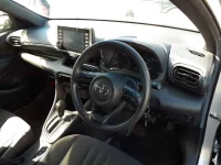 Toyota YARIS лот № 30009 оценка 4  с аукциона в Японии 6