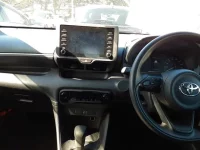 Toyota YARIS лот № 30009 оценка 4  с аукциона в Японии 8