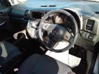 Toyota WISH лот № 30025 оценка 4  с аукциона в Японии 6