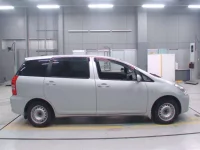 Toyota WISH лот № 30025 оценка 4  с аукциона в Японии 2