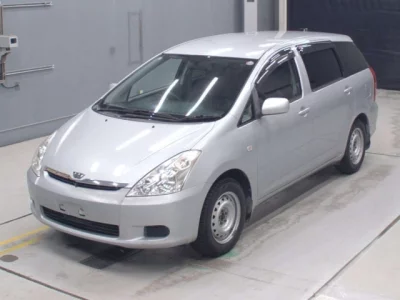 Toyota WISH  с аукциона в Японии