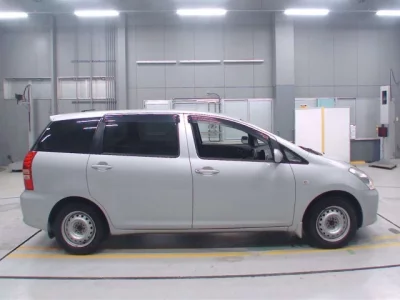 Toyota WISH  с аукциона в Японии