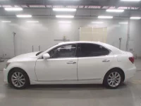 Lexus LS лот № 30182 оценка 4  с аукциона в Японии 3