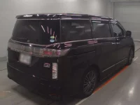 Nissan ELGRAND лот № 30220 оценка 3  с аукциона в Японии 1