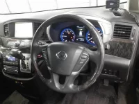 Nissan ELGRAND лот № 30220 оценка 3  с аукциона в Японии 5