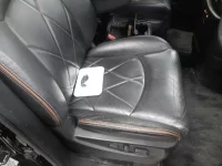 Nissan ELGRAND лот № 30220 оценка 3  с аукциона в Японии 6