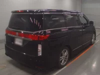 Nissan ELGRAND лот № 30240 оценка 3.5  с аукциона в Японии 1