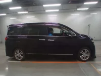 Nissan ELGRAND лот № 30240 оценка 3.5  с аукциона в Японии 2