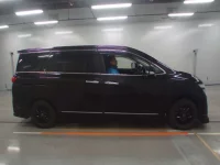 Nissan ELGRAND лот № 30248 оценка 4  с аукциона в Японии 2