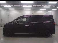 Nissan ELGRAND лот № 30248 оценка 4  с аукциона в Японии 3