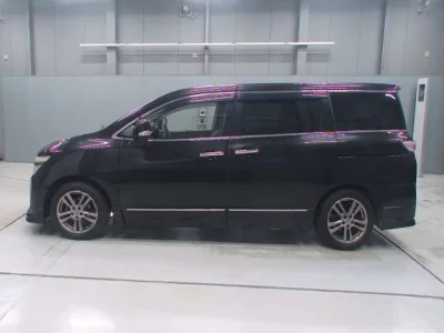 Nissan ELGRAND  с аукциона в Японии
