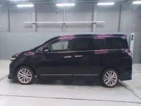 Nissan ELGRAND лот № 30019 оценка 4  с аукциона в Японии 3