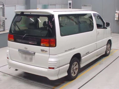 Nissan ELGRAND  с аукциона в Японии