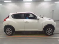 Nissan JUKE лот № 30320 оценка 3.5  с аукциона в Японии 2