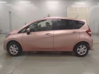 Nissan NOTE лот № 30076 оценка 3  с аукциона в Японии 3