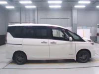 Nissan SERENA лот № 60037 оценка 4  с аукциона в Японии 2