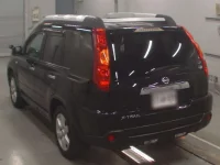 Nissan X-TRAIL лот № 10104 оценка 3.5  с аукциона в Японии 5