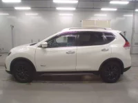 Nissan X-TRAIL лот № 30017 оценка 4  с аукциона в Японии 3