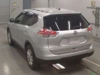 Nissan X-TRAIL лот № 33098 оценка 4.5  с аукциона в Японии 5