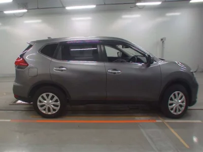Nissan X-TRAIL  с аукциона в Японии