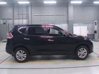 Nissan X-TRAIL лот № 30059 оценка 4  с аукциона в Японии 2