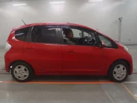 Honda FIT лот № 10072 оценка 3  с аукциона в Японии 2