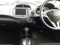 Honda FIT лот № 30078 оценка 4  с аукциона в Японии 8