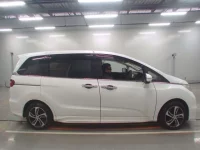 Honda ODYSSEY лот № 30302 оценка 3.5  с аукциона в Японии 2